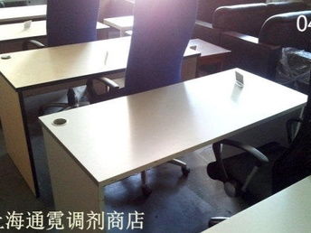 图 低价出售办公桌 主管桌 员工桌等各类二手办公家具 上海办公用品